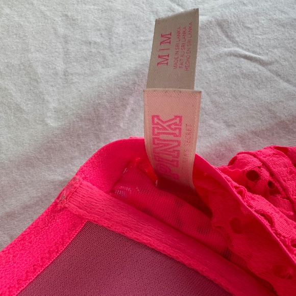 Like new. PINK bralette- Shocking pink- Size M - Picture 3 of 3